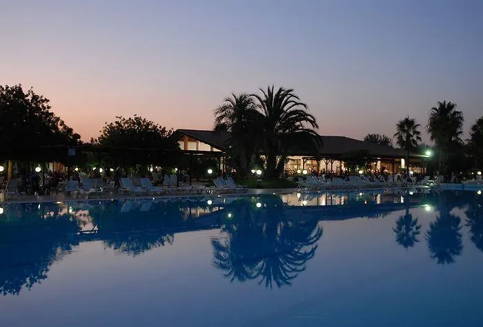 Parco vacanze Villaggio Torre Del Faro 3*
