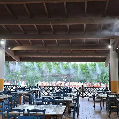 Villaggio Torre Del Faro Tatil parkı
