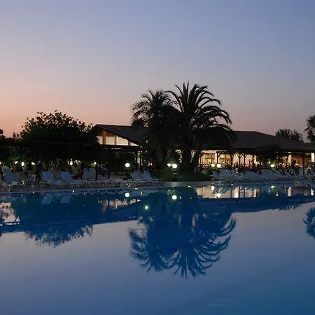 Tatil parkı Villaggio Torre Del Faro 3*