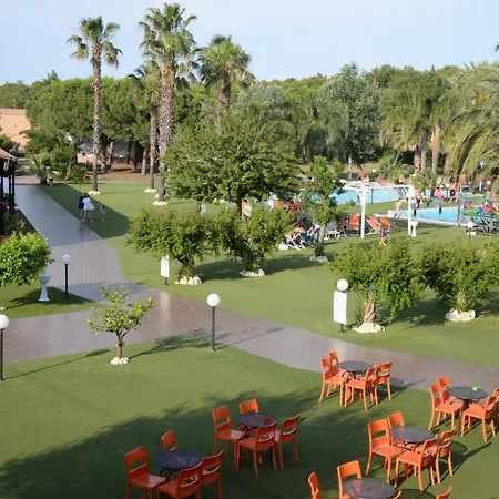 Villaggio Torre Del Faro Tatil parkı